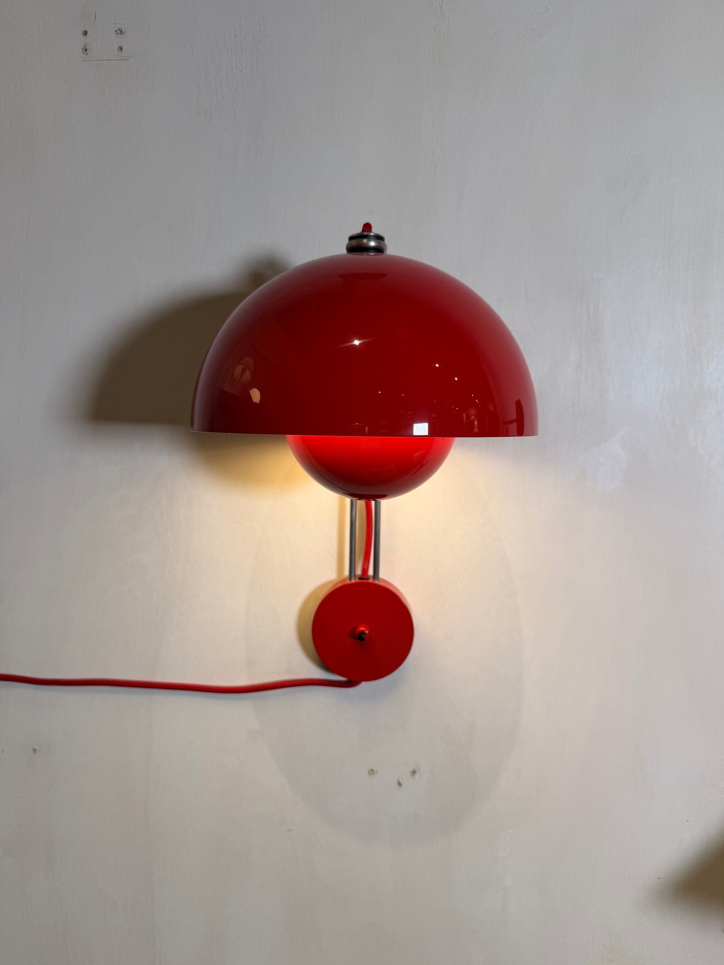 VP8 Wall Lamp