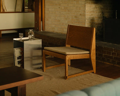Easy Chair 01