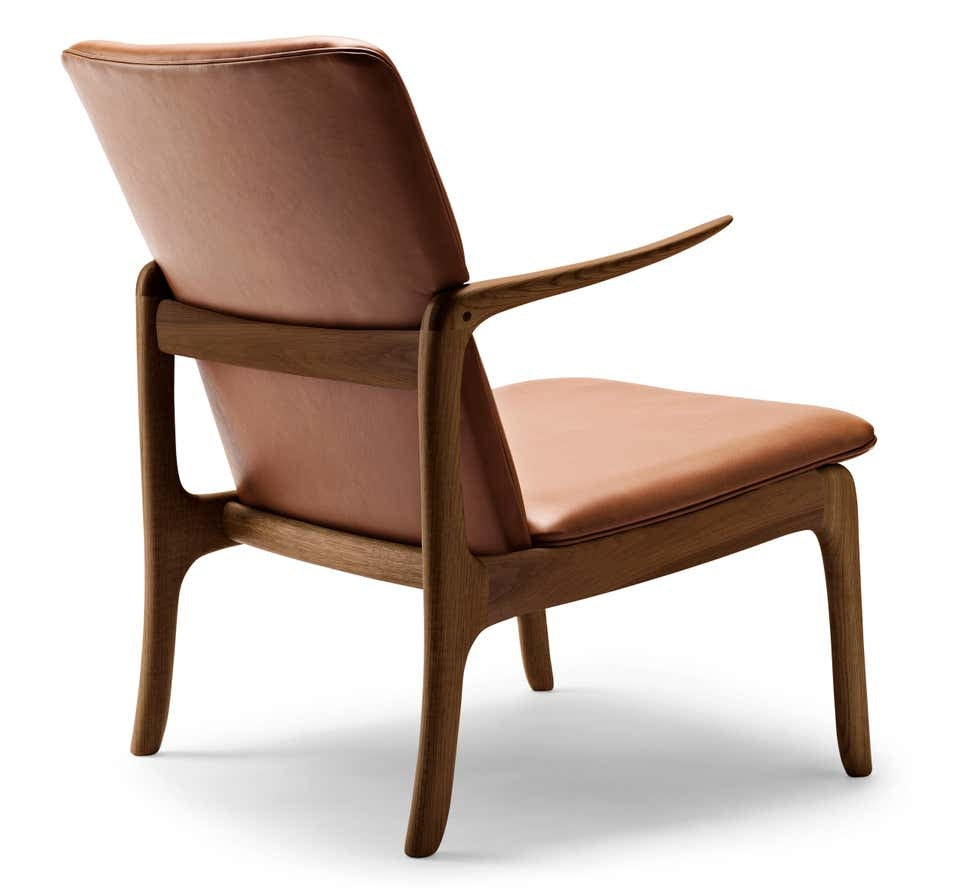 OW124 - Beak Chair Walnut