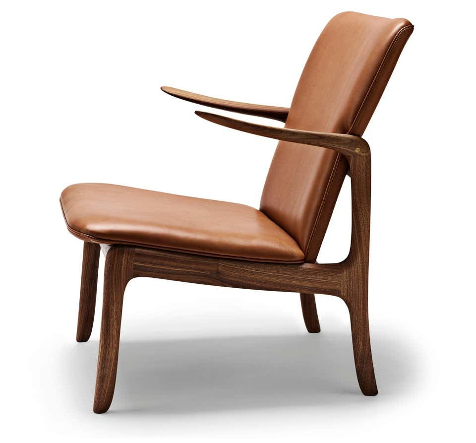 OW124 - Beak Chair Walnut