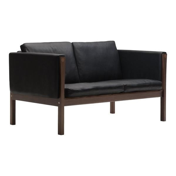 CH 162 Sofa Walnut