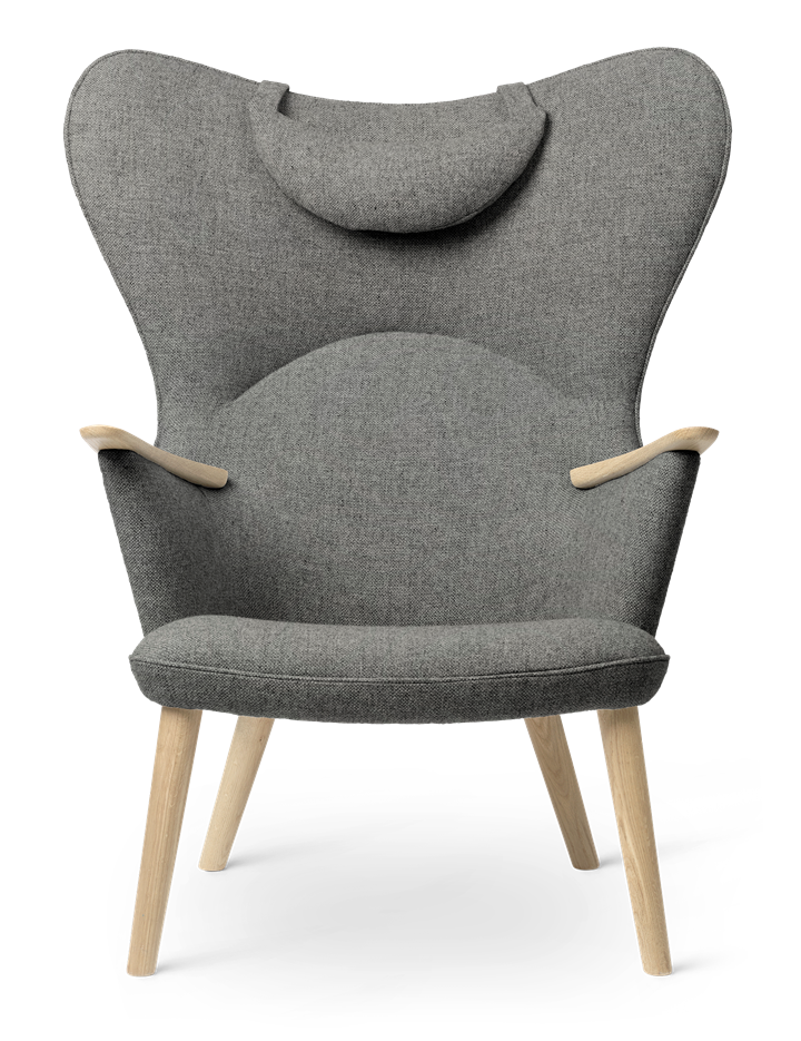 CH78 Mama Bear Lounge Chair Oak