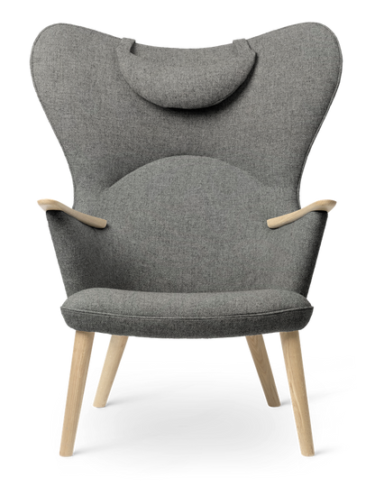 CH78 Mama Bear Lounge Chair Oak