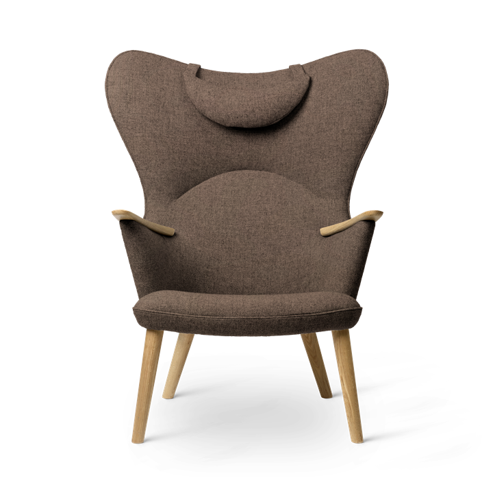 CH78 Mama Bear Lounge Chair Oak