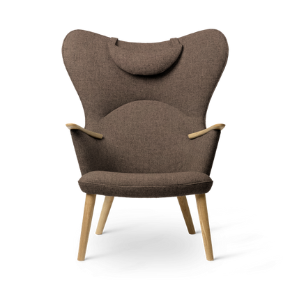 CH78 Mama Bear Lounge Chair Oak