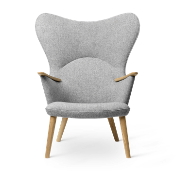 CH78 Mama Bear Lounge Chair Oak
