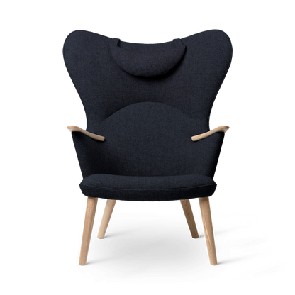 CH78 Mama Bear Lounge Chair Oak