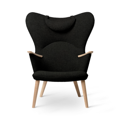 CH78 Mama Bear Lounge Chair Oak