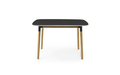 Form Table 120 x 120 cm