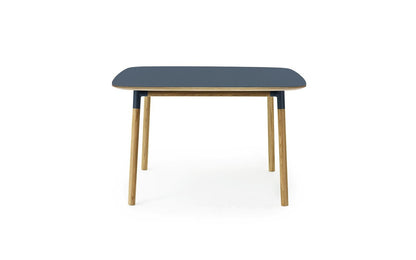 Form Table 120 x 120 cm