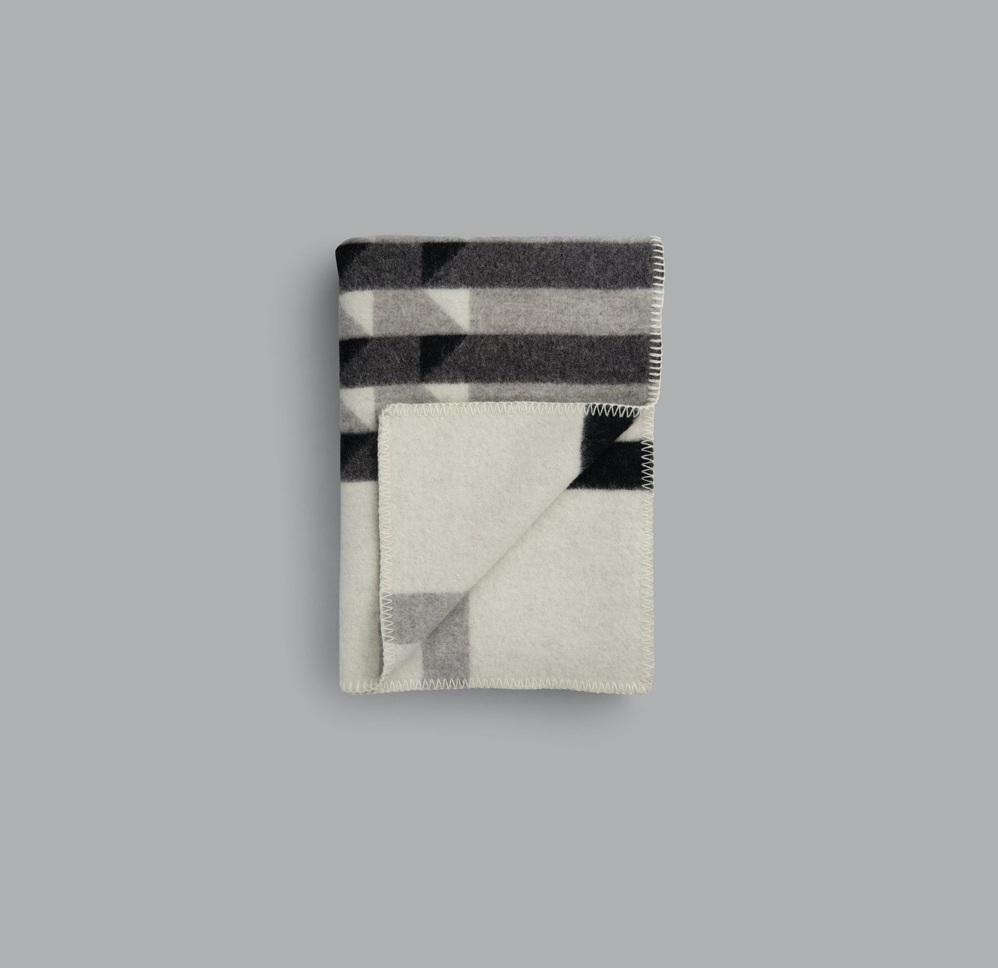 Kvam Throw