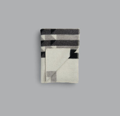 Kvam Throw