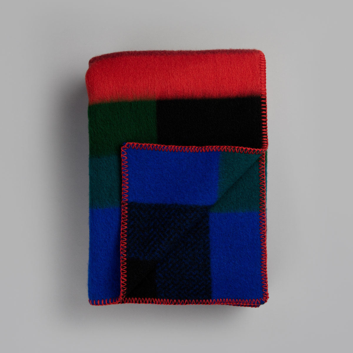 Mikkel Throw