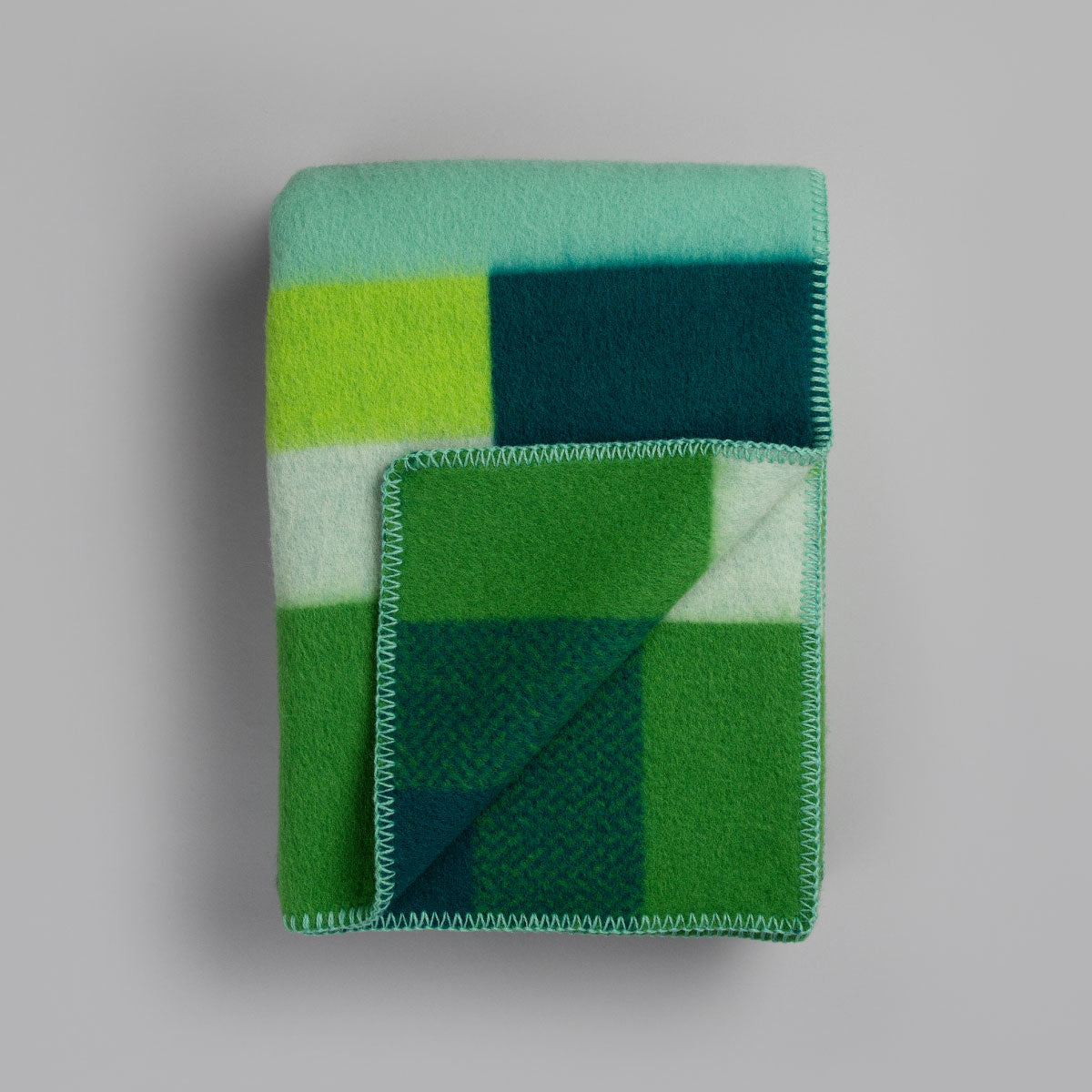 Mikkel Throw
