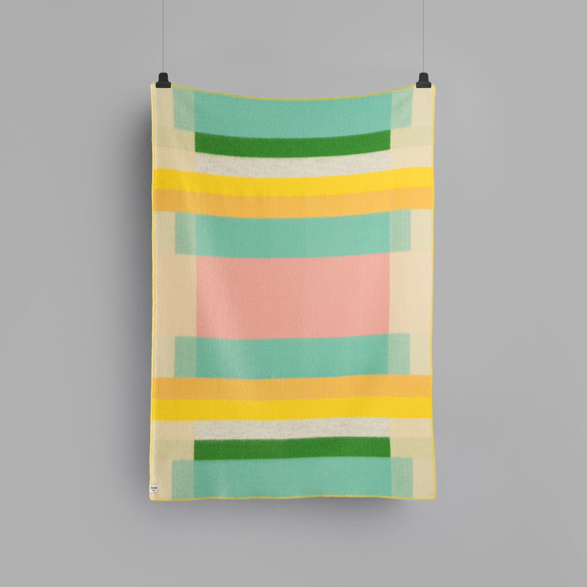 Mikkel Throw