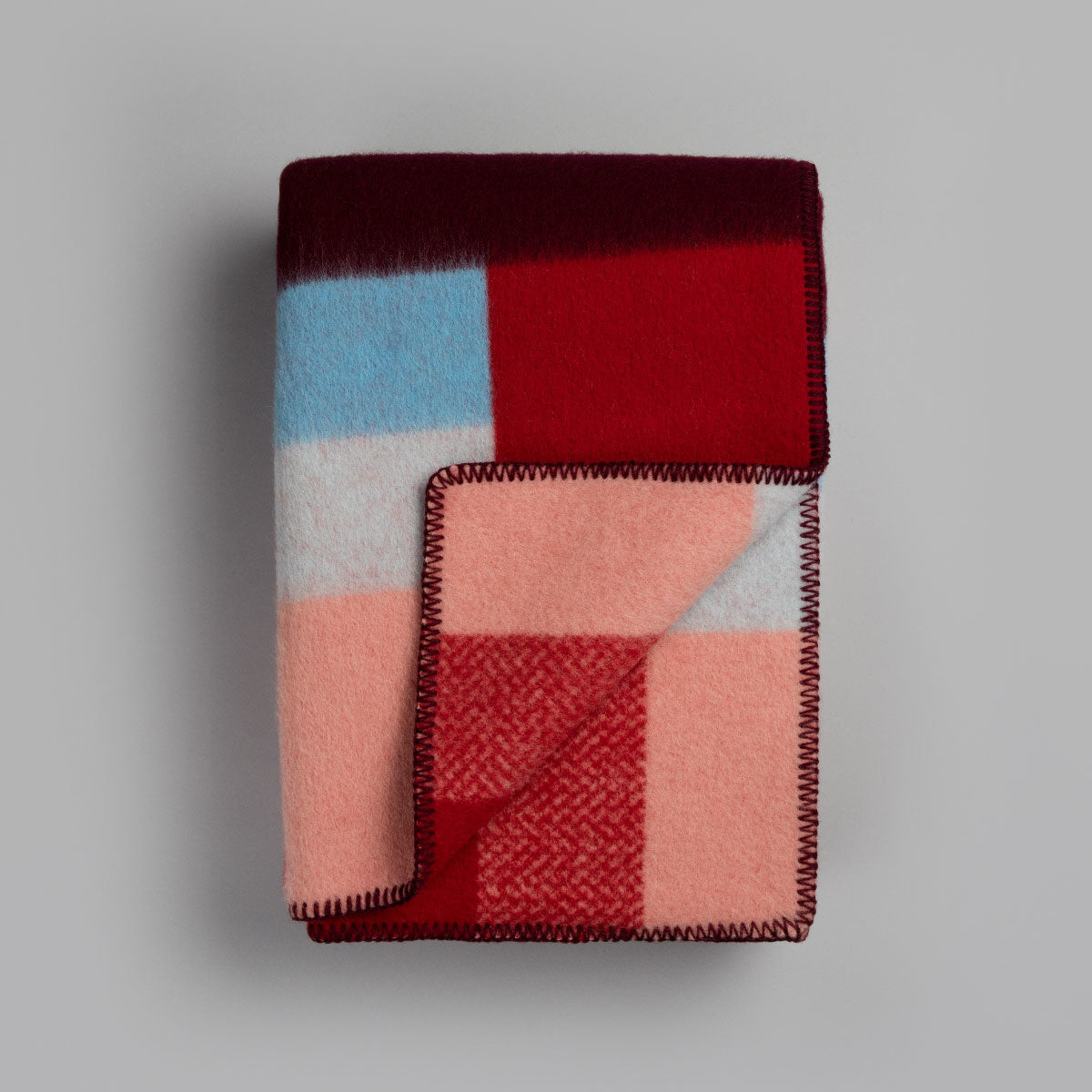 Mikkel Throw